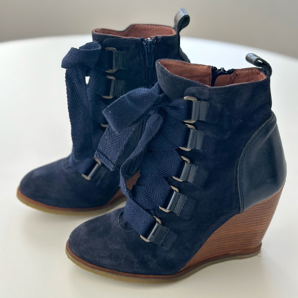 Anthropologie - Blue Suede Laced “Ski Slope” Wedge Booties - sz. 38 -Lucky Penny